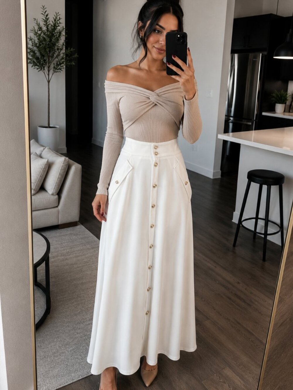 Beulah Style White High-Waisted Maxi Skirt with Gold Buttons – Size M